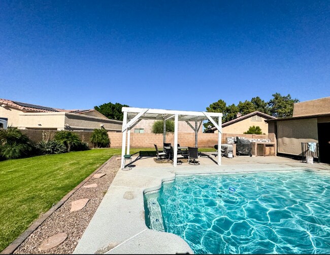 Building Photo - "Mesa Del Sol 3 Bedroom Home with a Pool a...