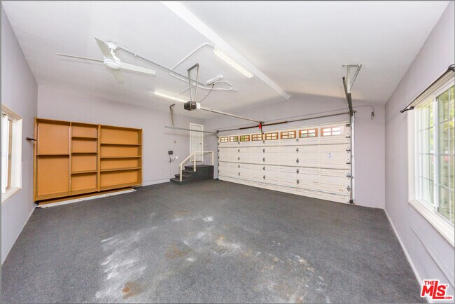 Building Photo - 9808 Hillgreen Pl