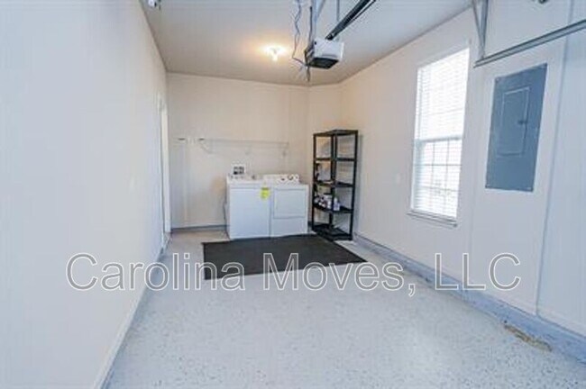 Building Photo - 414 Christiane Way