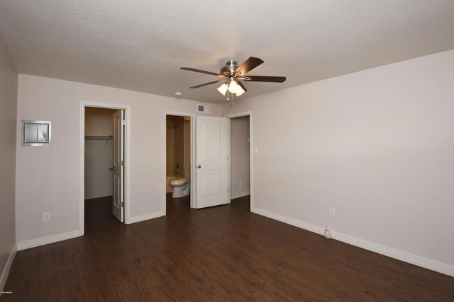 Building Photo - 502 E Mariposa St
