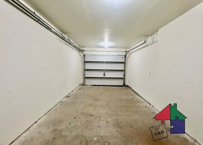 Building Photo - Spacious Milton 3 Bedroom - Pet Friendly!