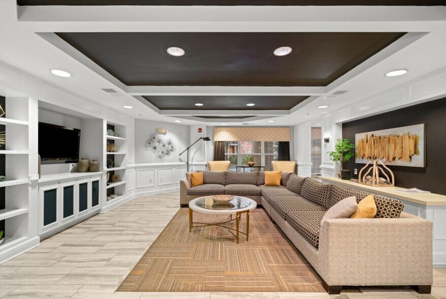 Building Photo - 200 River Vista Dr