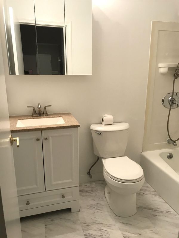 Building Photo - 13 Strawberry Bank Rd