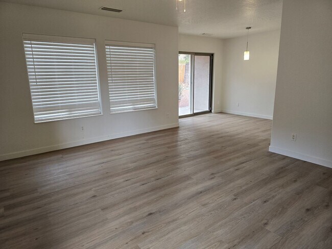 Building Photo - 340FOD