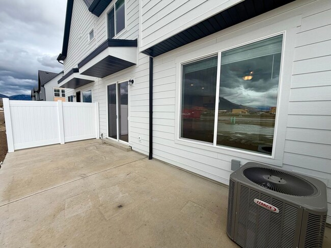 Building Photo - Brand New Rental Alert – JDC Ranch, Plain City!