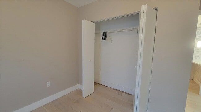 Building Photo - 512 NW 15th Terrace