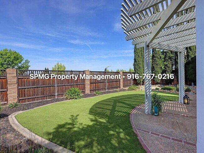 Building Photo - Beautiful 4BR/3BA Home in Rocklin 3-Car Garage & Low-Maintenance Backyard