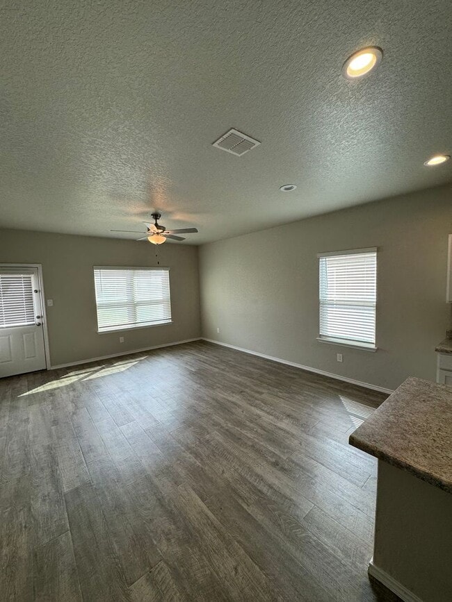 Building Photo - NOW PRELEASING!  Four Bedroom | Two Bathroom Home in Scott Hollow