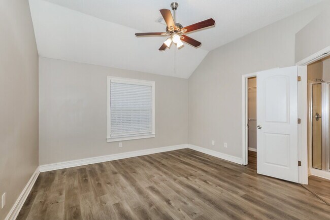 Building Photo - 275 Eagle Way