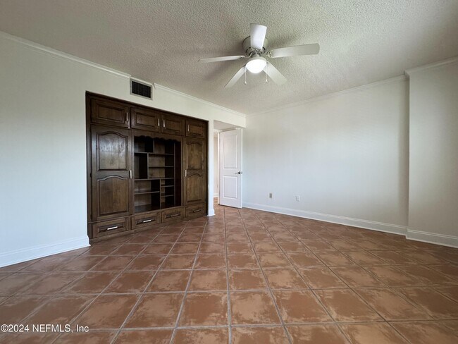 Building Photo - 6000 San Jose Blvd