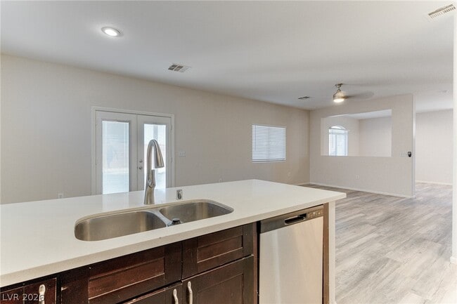 Building Photo - 860 Viento Del Montagna Ave