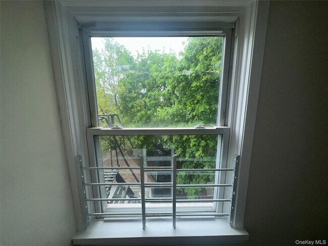 Building Photo - 149 Washburn Ave