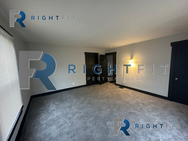 Building Photo - Charming Home in Dayton