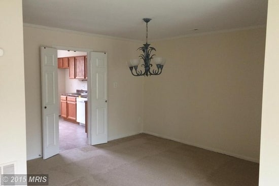 Primary Photo - 52 Kettle Ct