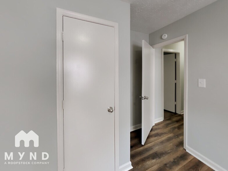 Building Photo - 2310 Ramblewood Cir