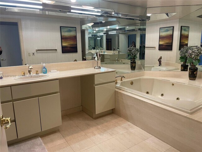 Building Photo - 3000 Island Blvd