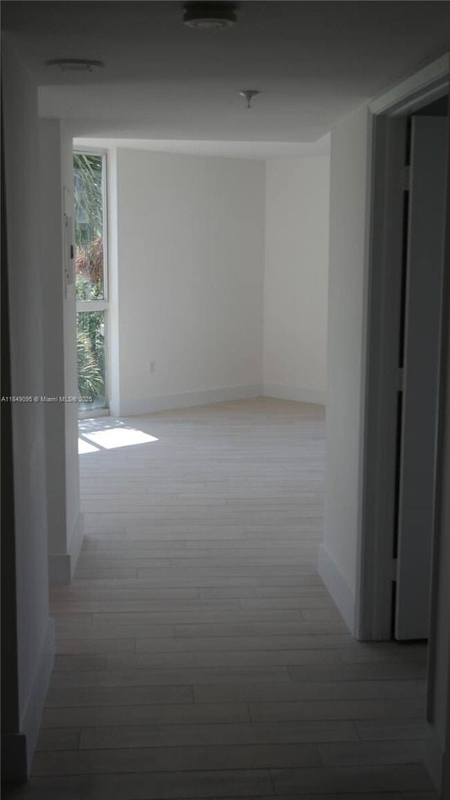 Building Photo - 1688 West Ave