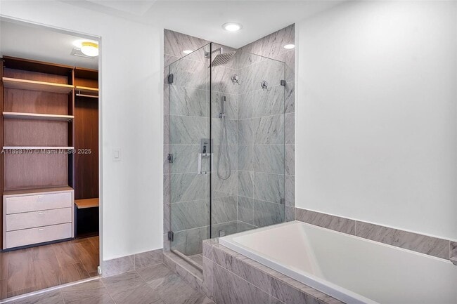 Building Photo - 801 S Miami Ave