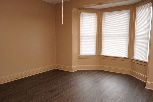 Building Photo - 261 S Belvidere Ave