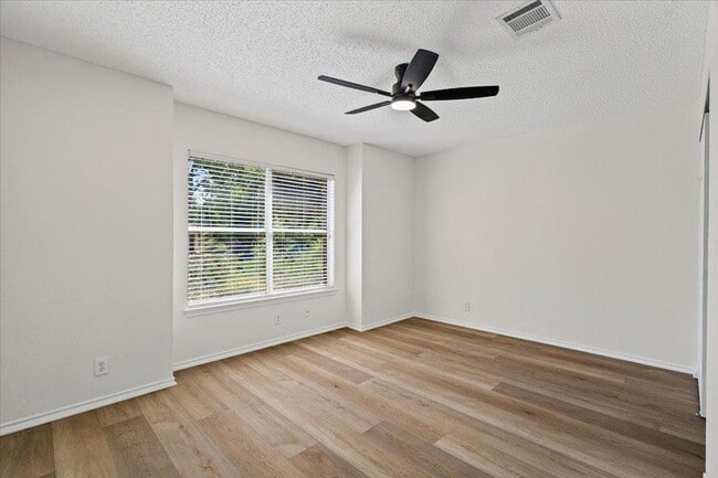 Building Photo - 1208 Dexford Dr