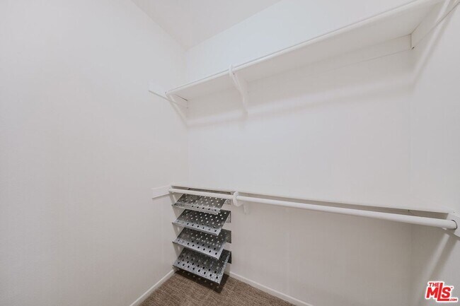 Building Photo - 937 12th St