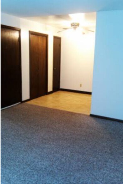Building Photo - 5907 Spartan Dr