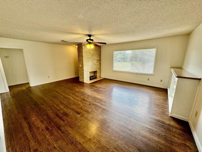 Building Photo - 3322 26th St