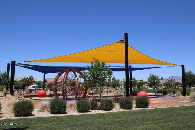 Building Photo - 9749 E Tahoe Ave