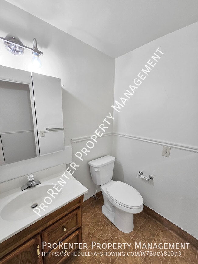 Building Photo - 317 S 300 W