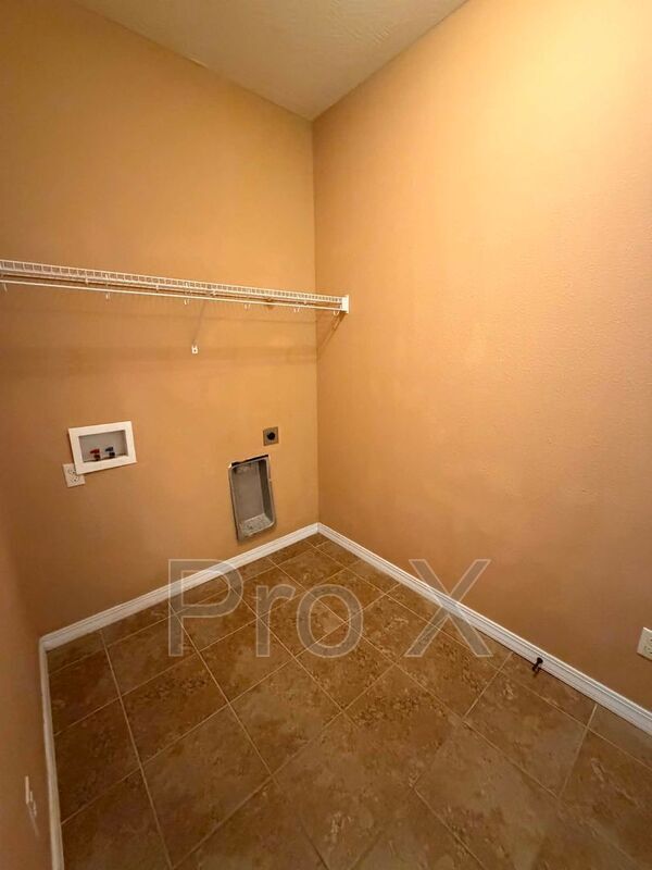 Building Photo - 1604 Prier Ln