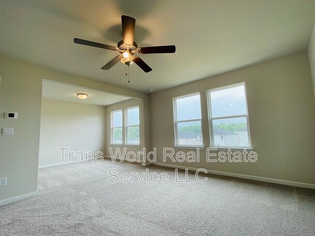 Building Photo - 5950 Green Ash Ct