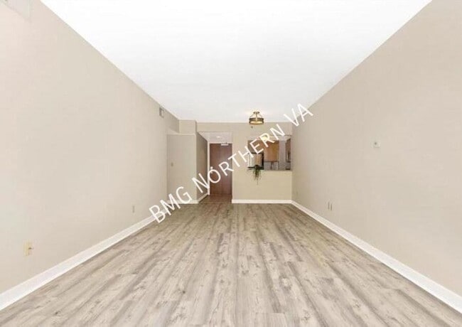 Building Photo - 1150 K St NW