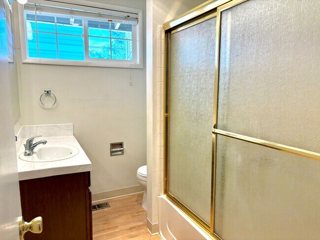Building Photo - Parkrose Nicely Remodeled Ranch Home on Corner Lot with Carport, A/C