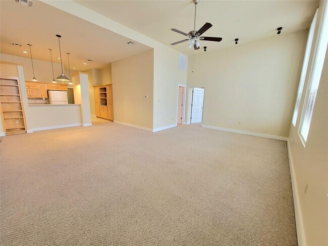 Building Photo - 2315 Harborside Dr