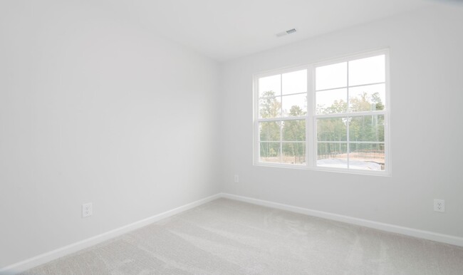 Building Photo - Beautiful 3 Bedroom 2.5 Bathroom Townhome ...