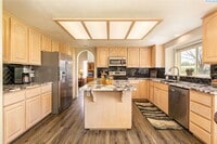 Building Photo - 4 Bed, 2.5 bath next to Costco for rent