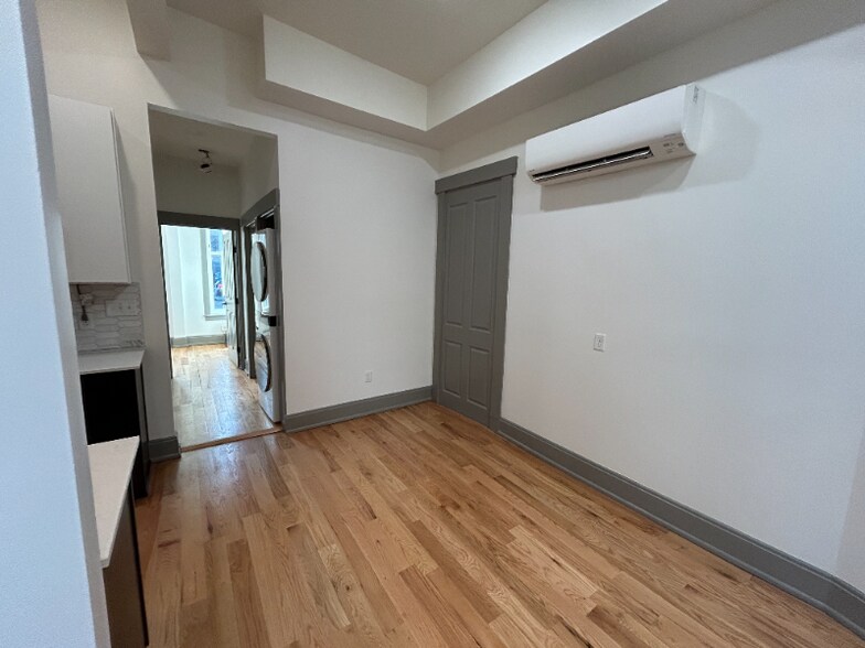 Building Photo - 1725 Elm St