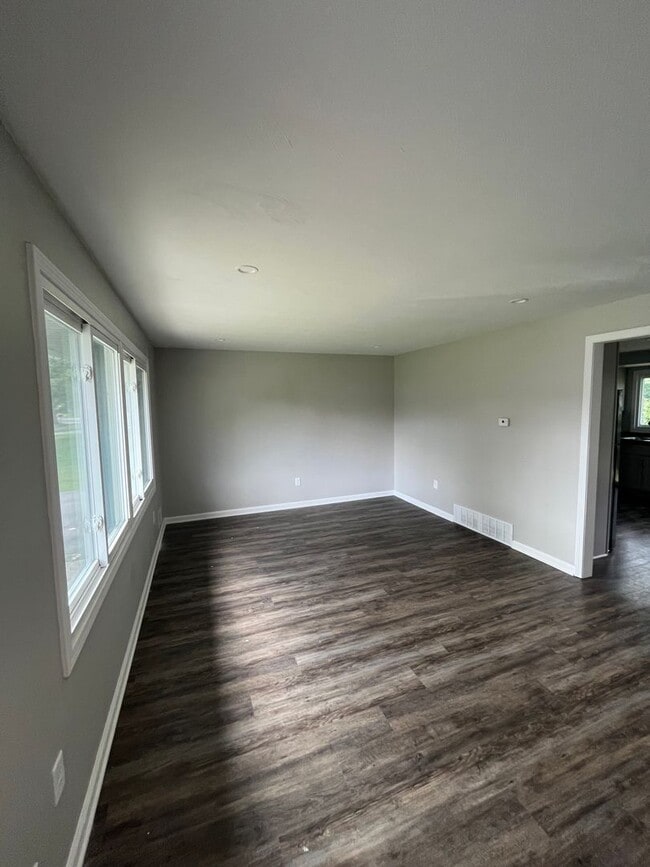 Building Photo - 41 Capri Dr