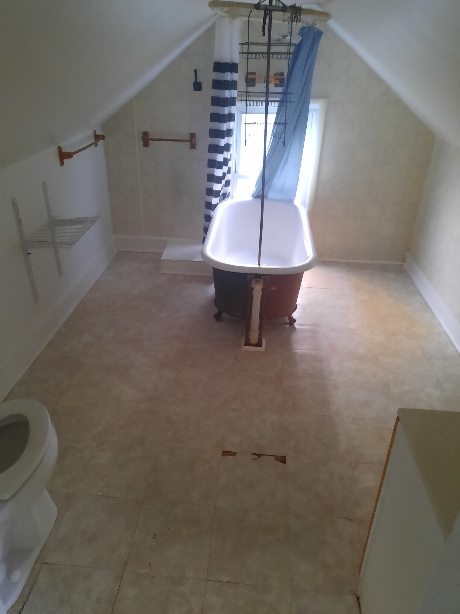 bathroom - 219 S Main St