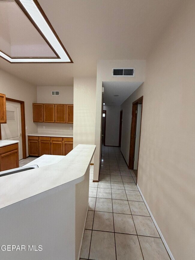 Building Photo - 1892 Lyman Dutton Cir