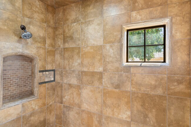 Building Photo - 3950 Agua De Vida Dr