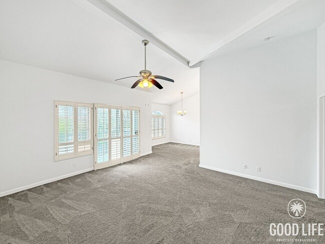 Building Photo - Comfortable 2BD/2BA Condo in La Jolla with Dual Garages, In-Unit Laundry & Pool Access