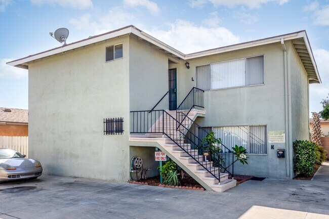 Building Photo - Denker Avenue Apartment Homes