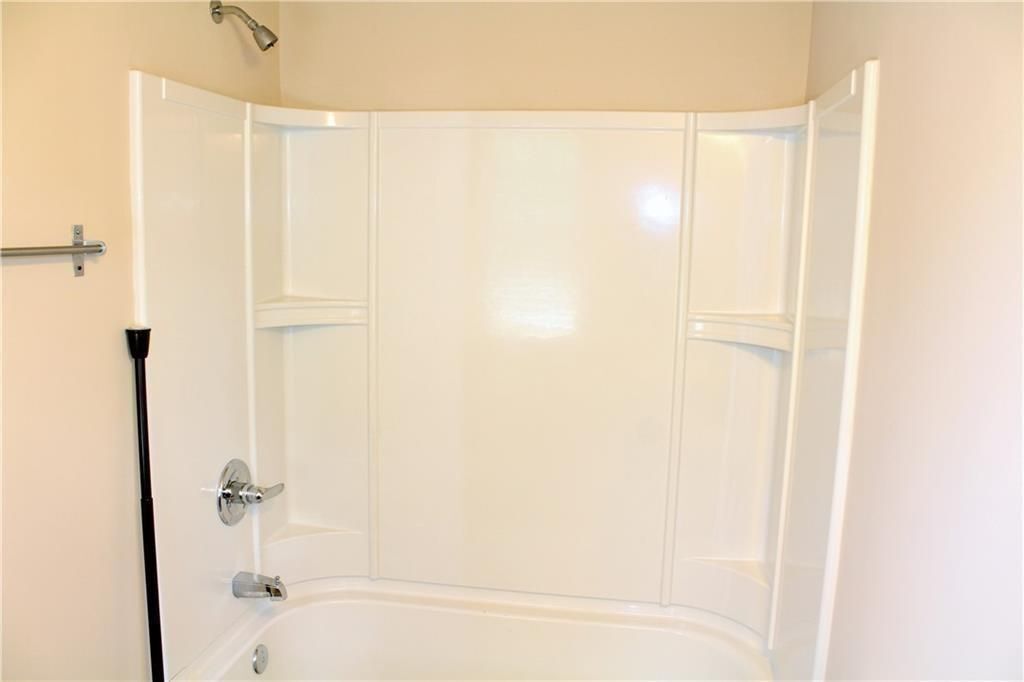 Building Photo - 810 Riverdance Dr