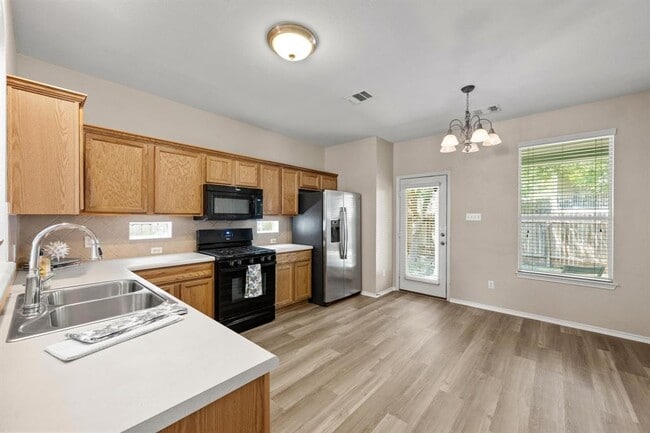 Building Photo - 2113 Campfield Pkwy