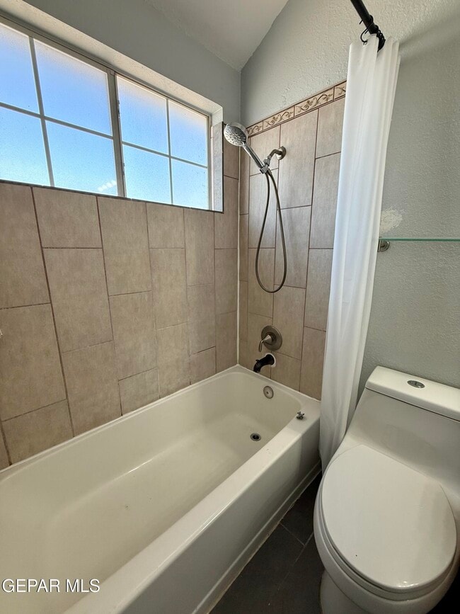 Building Photo - 10924 Walden Pond Ln