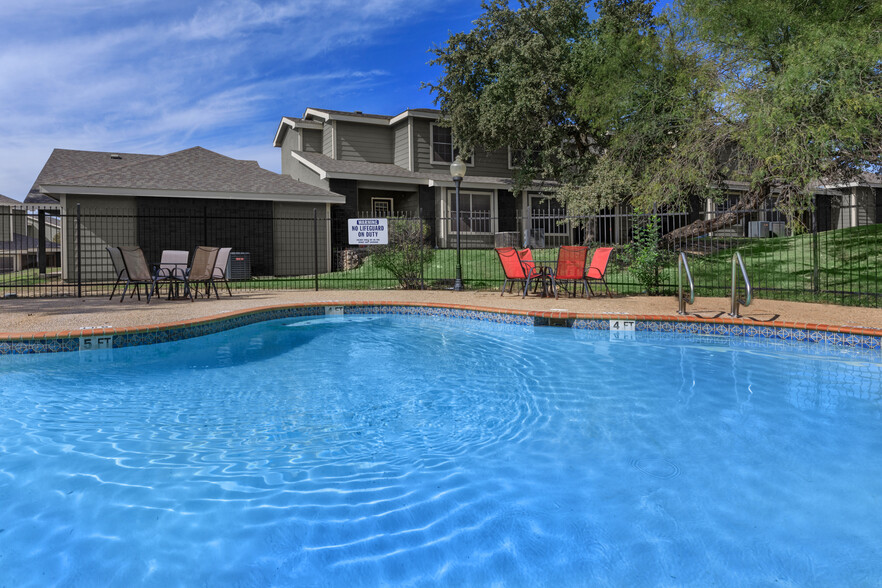 Building Photo - Townhomes at West Creek