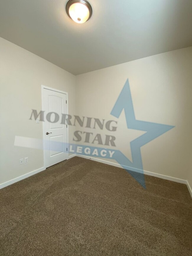 Building Photo - NEWER CONSTRUCTION - MOVE IN READY