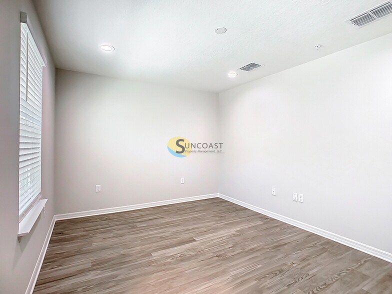 Building Photo - 3821 SW 43rd Ct