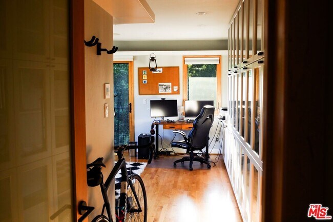 Building Photo - 4108 Murietta Ave